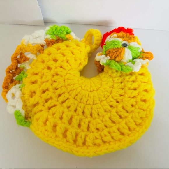 Vintage-Style Handmade Crochet Hen Potholder - Picture 2 of 7